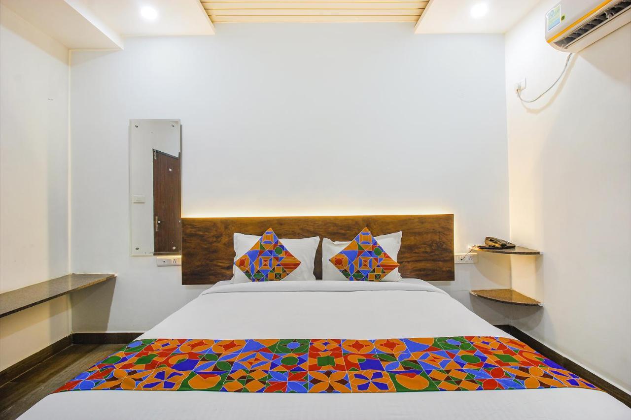 Fabhotel W Grand Suites - Nr Lanco Hills, Manikonda Haïdarabad Extérieur photo